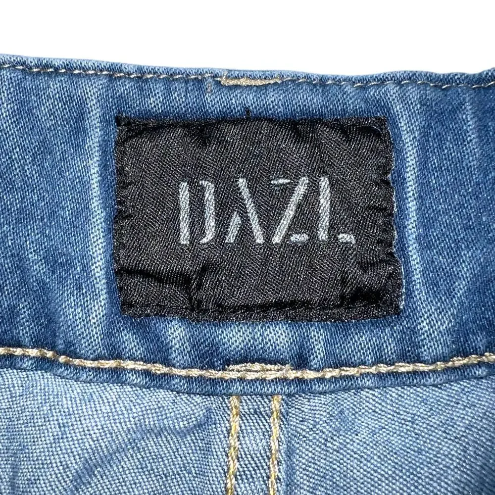 DAZL Womens Denim Blue Jean Shorts Acid Wash Distressed Size 7